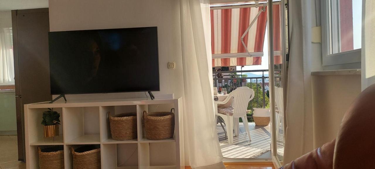 Apartman Anka, 2 Bedrooms, Spacious, Sunny, 84m2